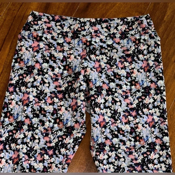American Eagle Flower Print Capri Leggings - Picture 9 of 11